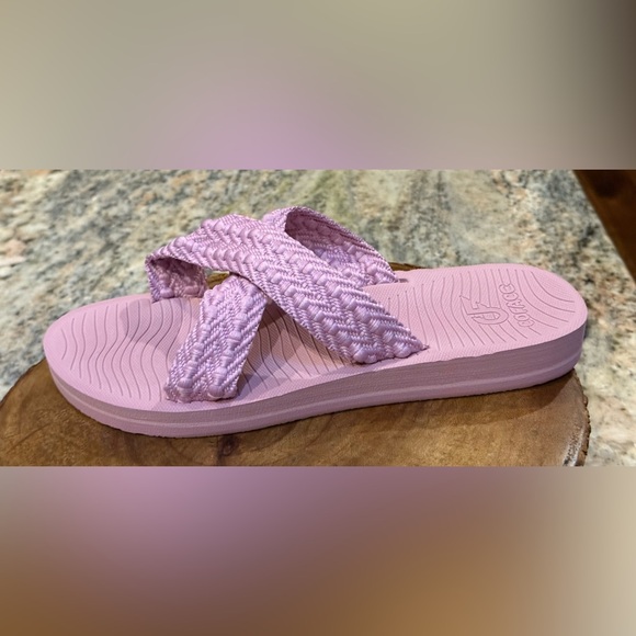 CoFace Women's Pink Sandals. Size 9. NIB - Picture 9 of 9